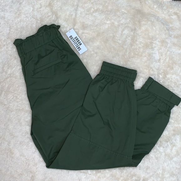 NWT UO High Waisted paper bag jogger - Picture 3 of 8